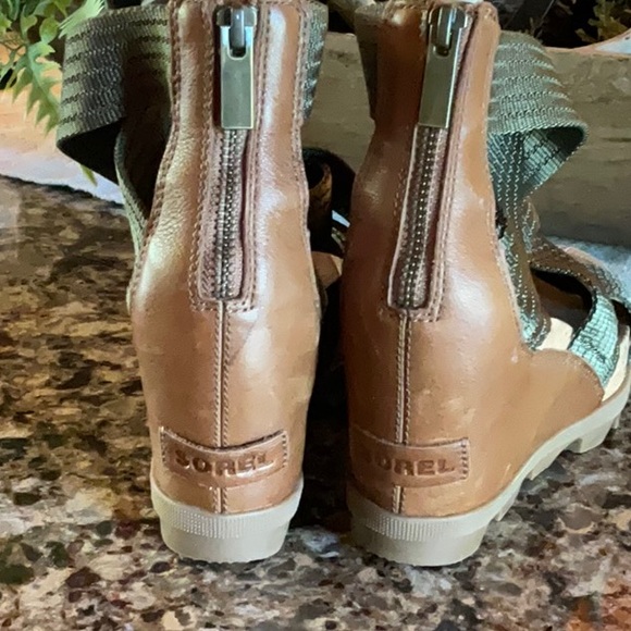 Beautiful wedge sandals - Picture 4 of 4